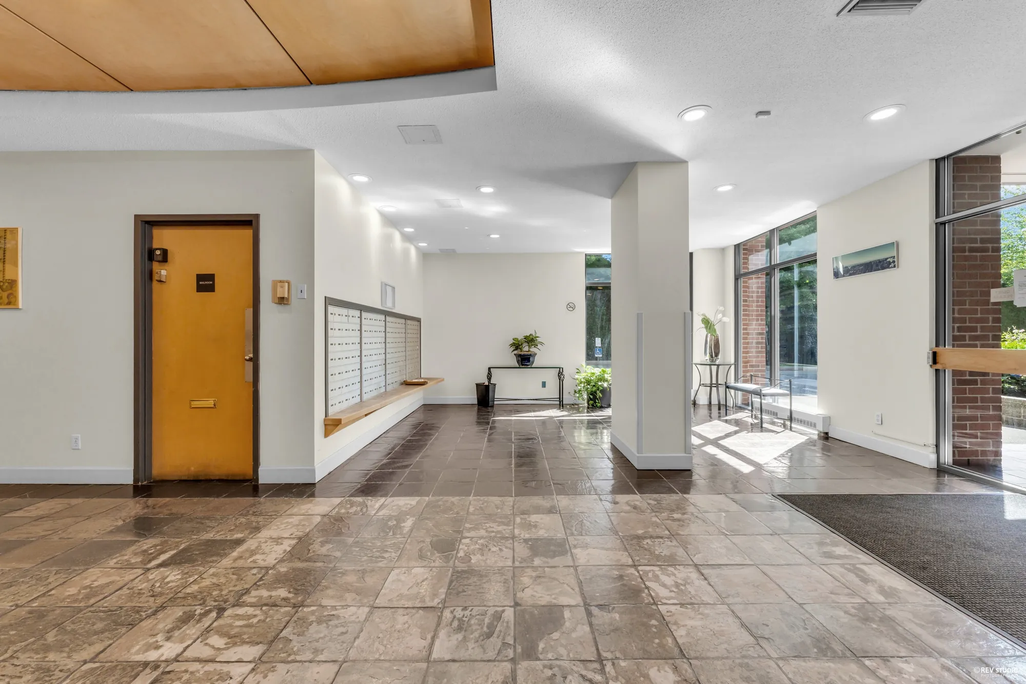 The lobby from the lift doors, looking out to the entrance